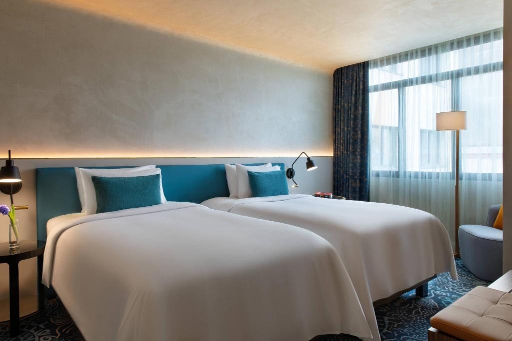 هتل  رنسانس بارسلون